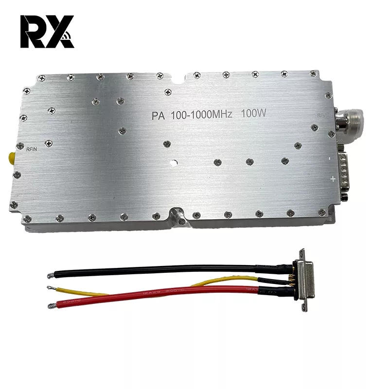 Vysoce výkonný 100W 100-1000MHz širokopásmový výkonový zesilovač